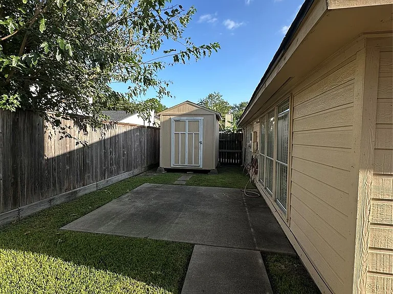 9115 Kindlewood Dr — Photo 10