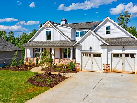 2nd image of 1030 Fairway Cir