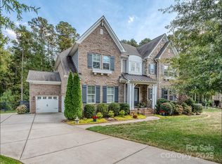 101 Rainbow Falls Ln, Matthews, NC 28104