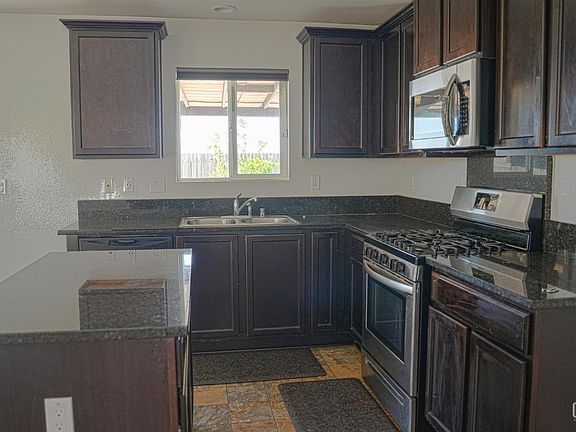 4th image of 5725 Winnipeg Dr