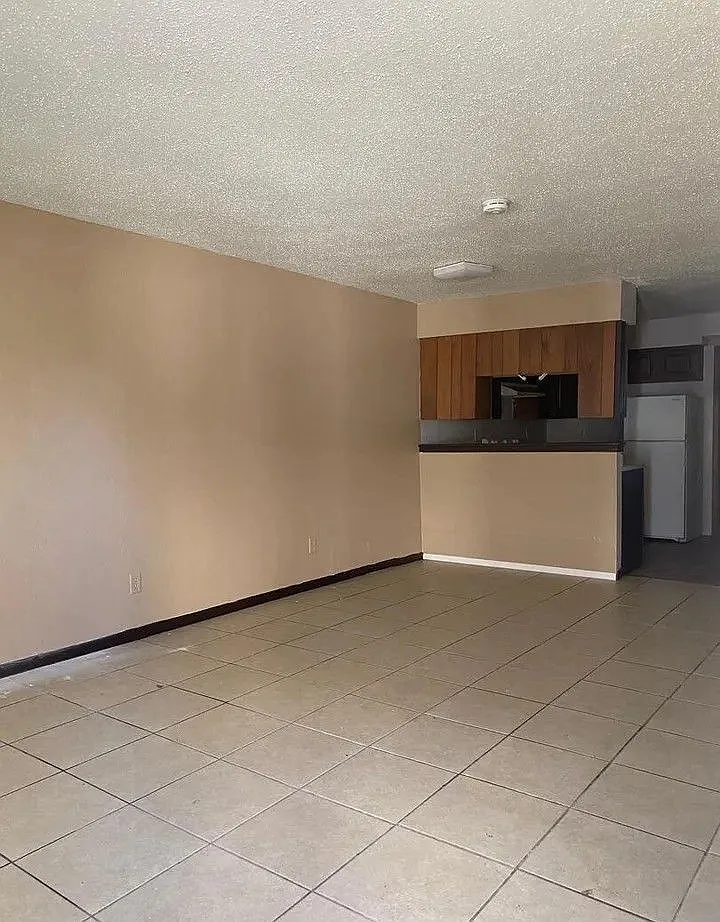 536 10th Ave S — Photo 3