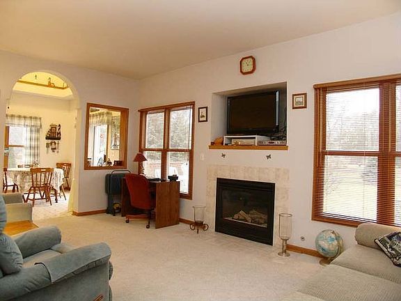 Family Room with FP