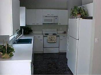 3rd image of 3955 Jasmine Ln