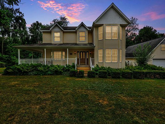 2nd image of 4961 Beechwood Dr