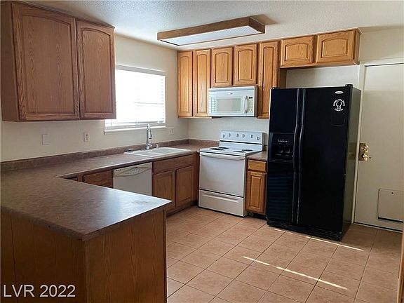 4th image of 4226 Hazelcrest Dr