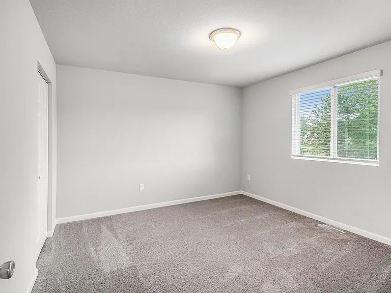 225 Wildflower Dr — Photo 8