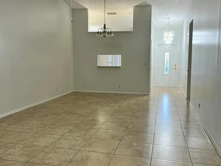 5672 Biscayne Dr S — Photo 10