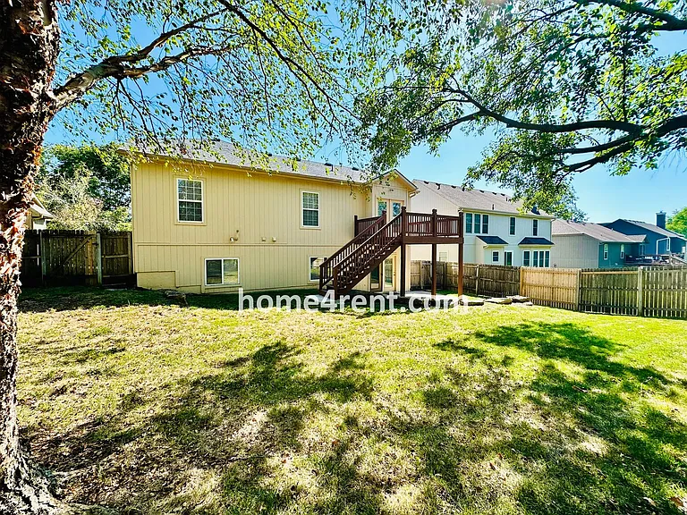 14236 W 153rd St — Photo 41