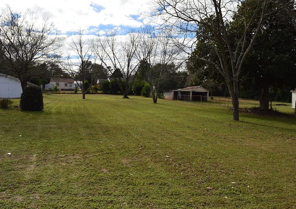 2nd image of 3511 Trolley Line Rd