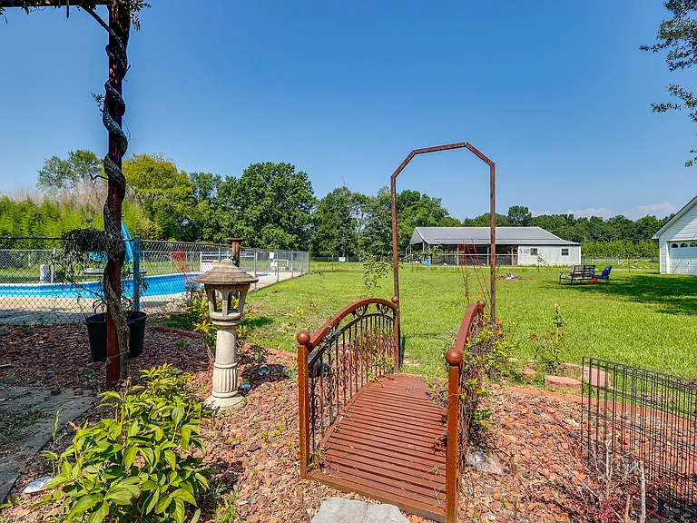 721 Duncan Rd — Photo 29
