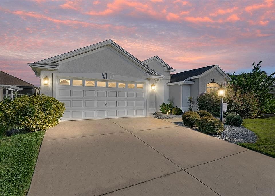 1st image of 927 Folkstone Way