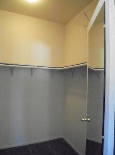 1st image of 998 Wood Hollow Ct