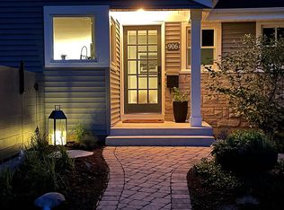 906 North Path, Wheaton, IL 60187