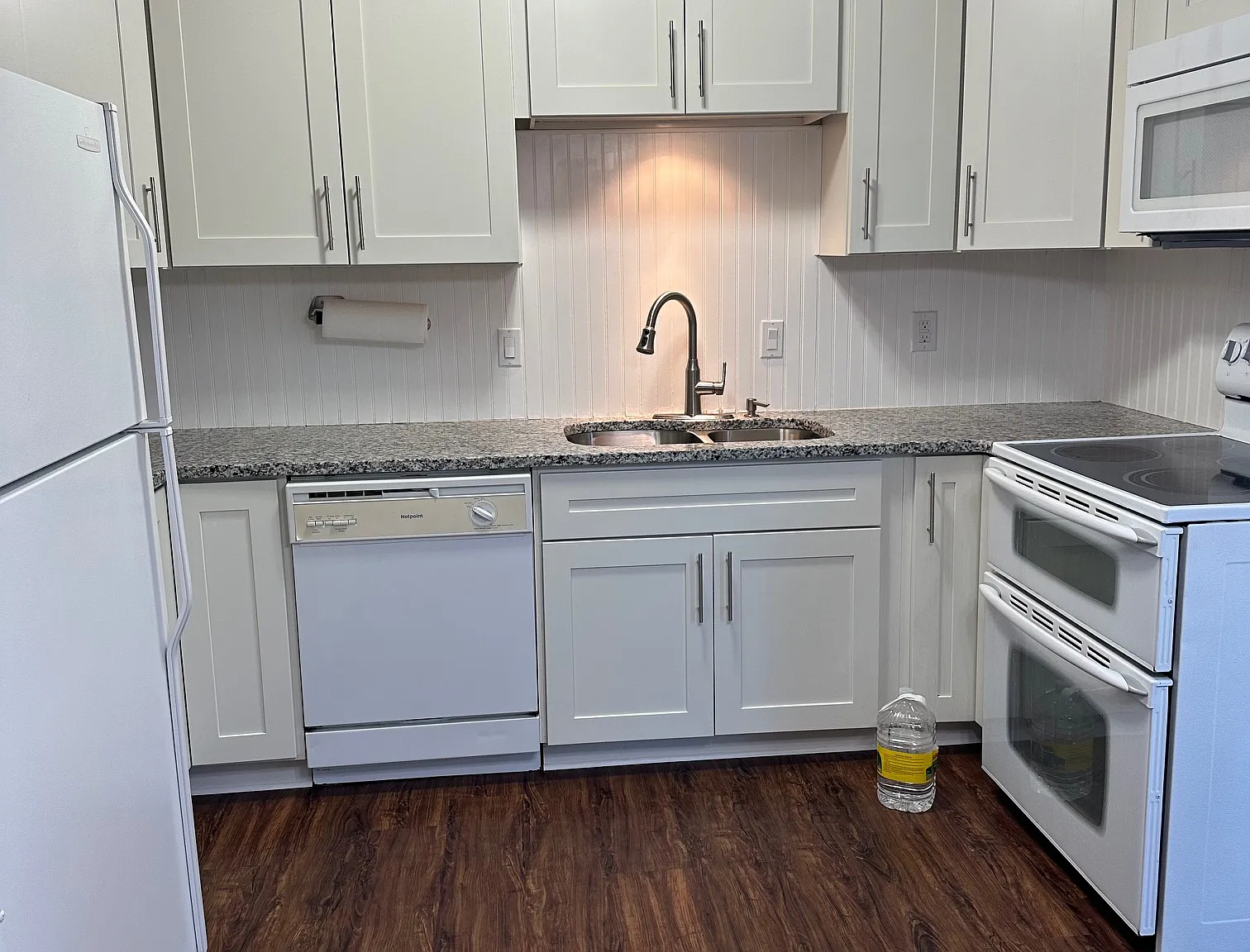 5 bed, 1643 sqft, $2,550 — Photo 2
