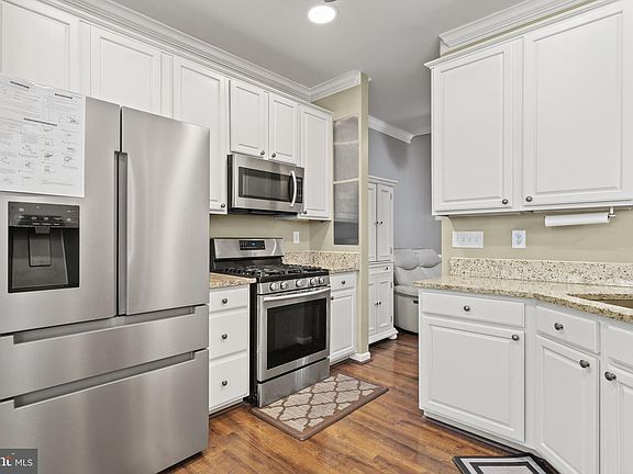 3rd image of 6065 Ivy League Dr