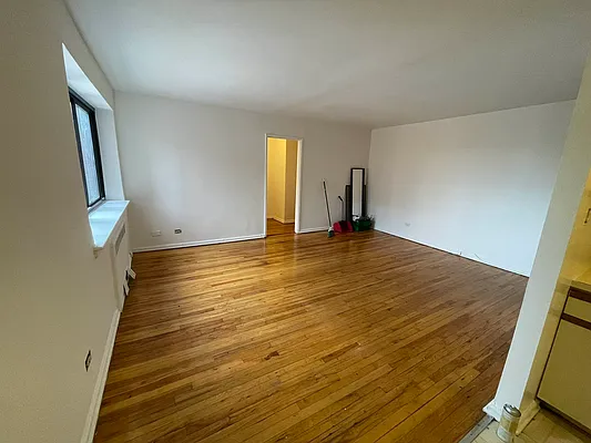 Rented by Queens Apartments Realty LLC | media 12