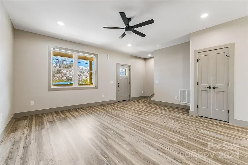 3 bed, 2.5 bath, 1440 sqft, $2,700 — Photo 3