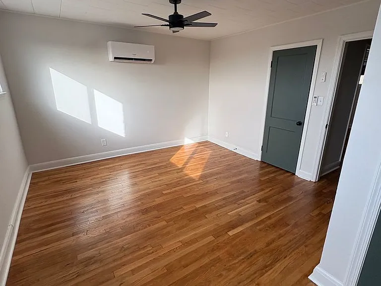 4400 Asbury Ave — Photo 13