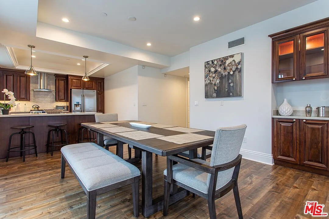 4 bed, 3.5 bath, 1950 sqft, $8,750 — Photo 4