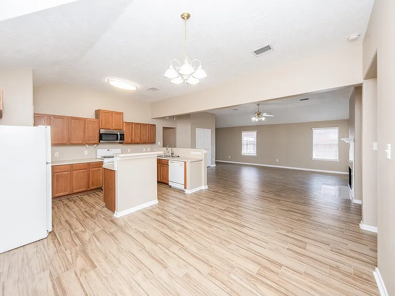 19247 Dillsbury Ct — Photo 17