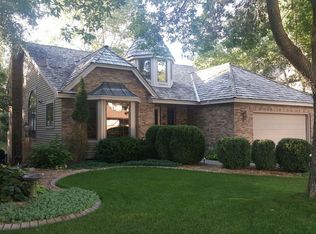 1051 Lawnview Ave, Shoreview, MN 55126