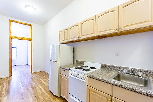 Rented by Compass | media 10