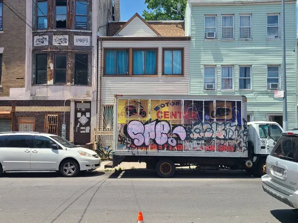 819 Union Ave, Bronx, NY 10459