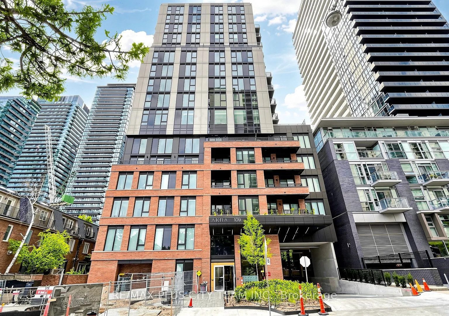 3 bed, $4,600 — Photo 1