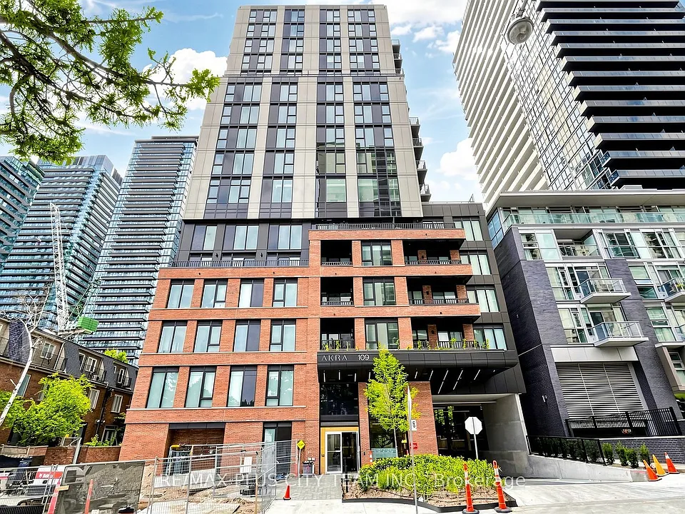 109 Erskine Ave #1703