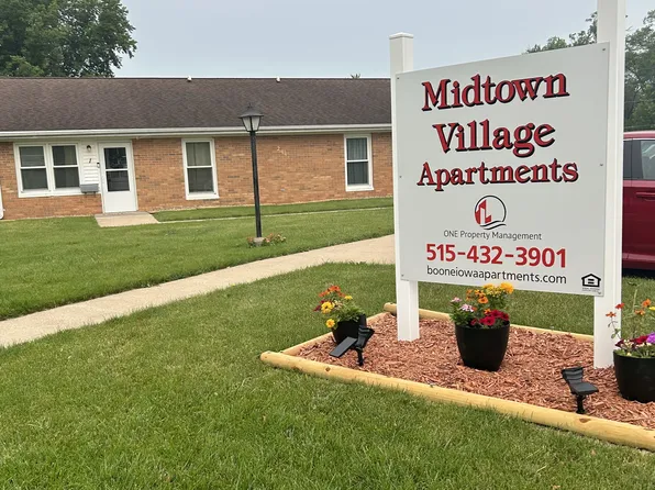 216 Mamie Eisenhower Ave, Boone, IA 50036