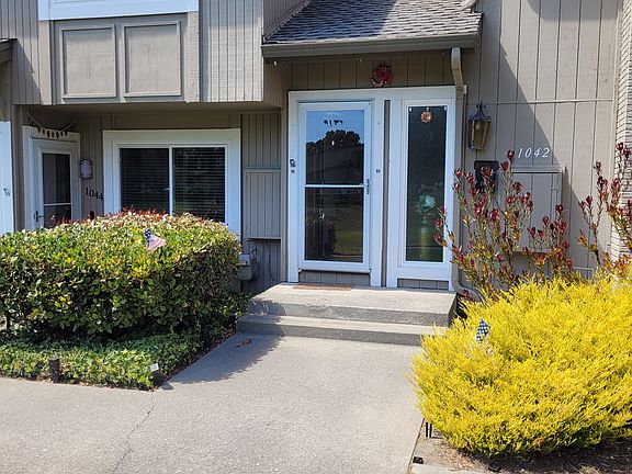 2nd image of 1042 Gull Ave