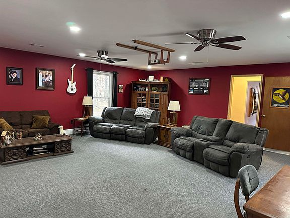 4th image of 139 Garden Dr