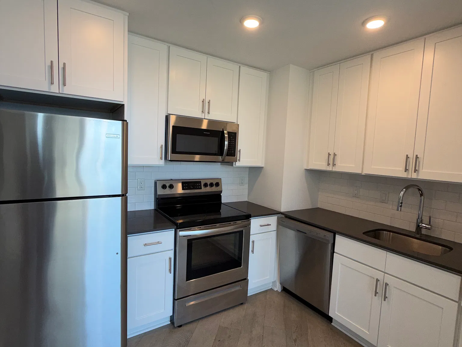 1 bed, 1000 sqft, $2,725 — Photo 3