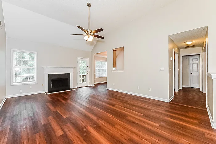 509 Judith Ct — Photo 4