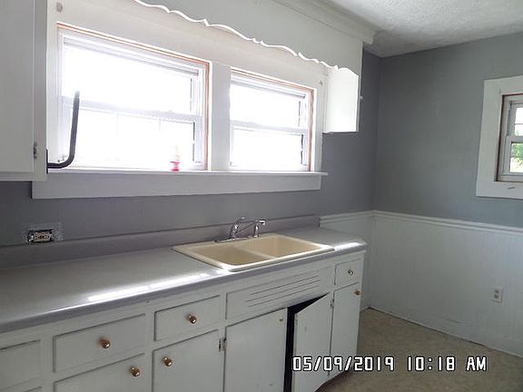 5th image of 1010 Laurel St