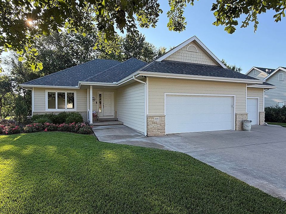 1st image of 1601 Parkplace Ct