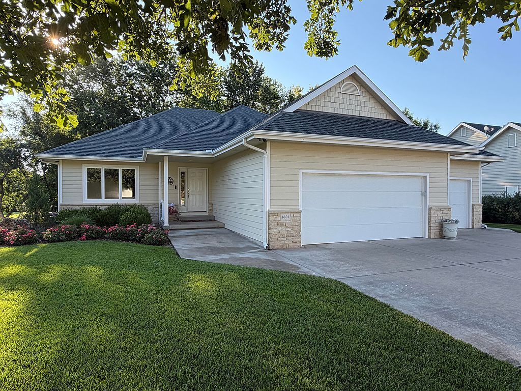 1601 Parkplace Ct - Property Image
