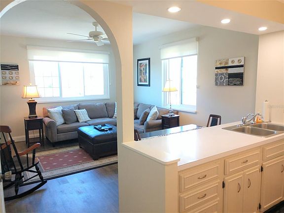 4th image of 238 Tampa Ave W #8C