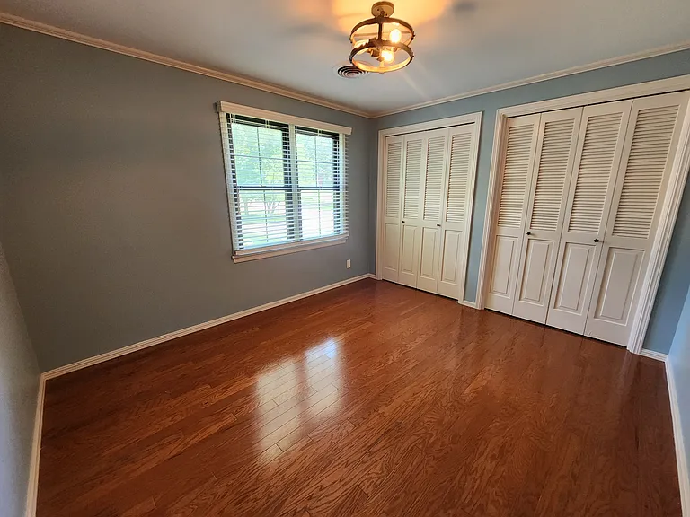 425 E Seneca St — Photo 60