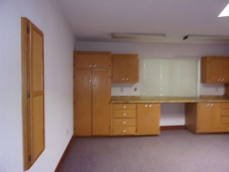 718 Linwood St — Photo 13