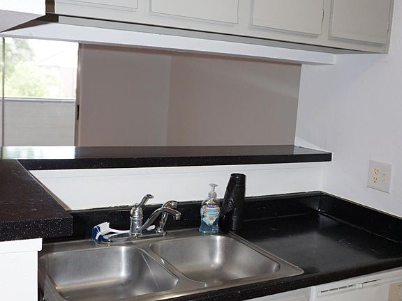 2nd image of 1400 Gandy Blvd N Unit 1516