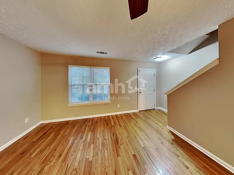 2376 Rimmele Dr — Photo 4