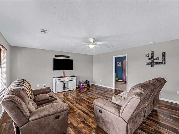 5th image of 2026 Jonathan Dr