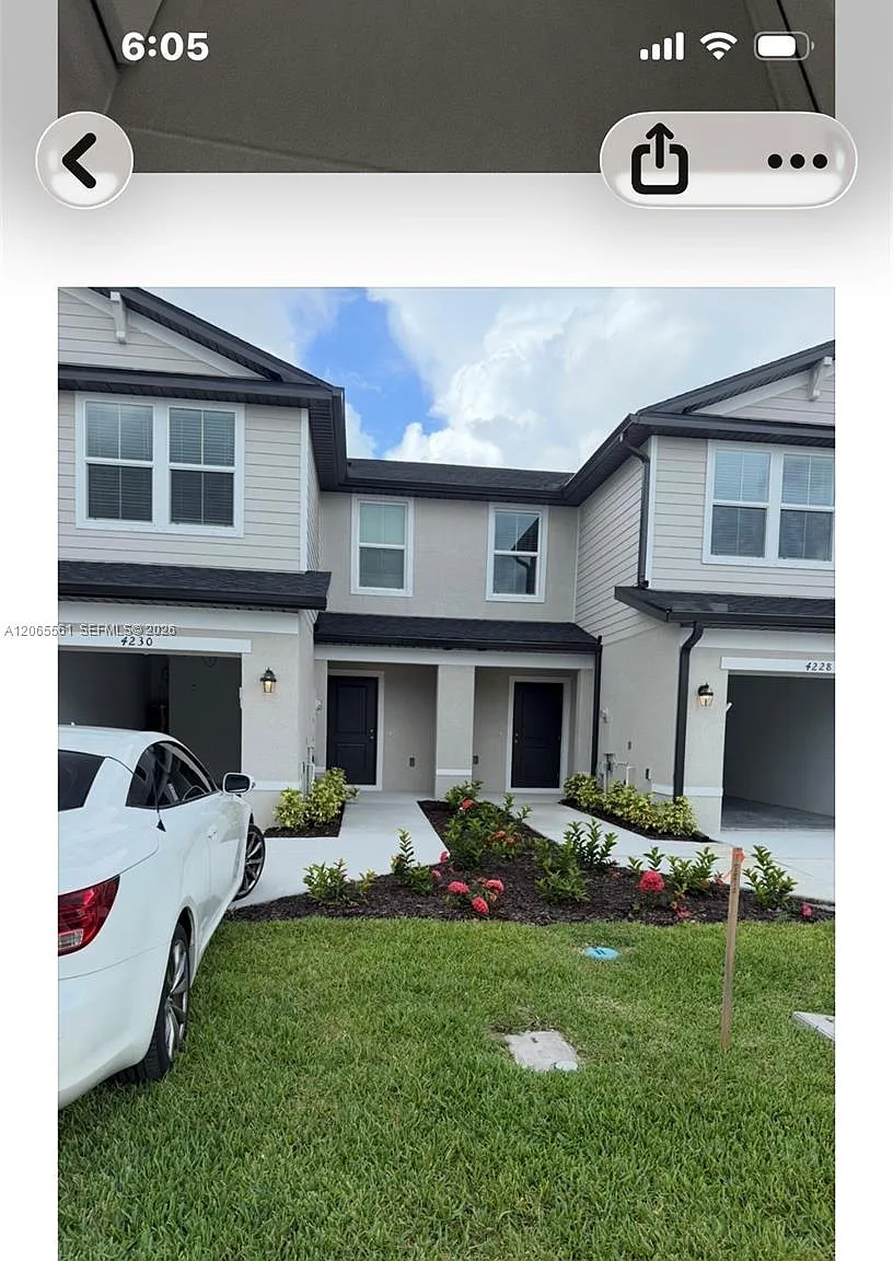 3 bed, 2.5 bath, $1,800 — Photo 1