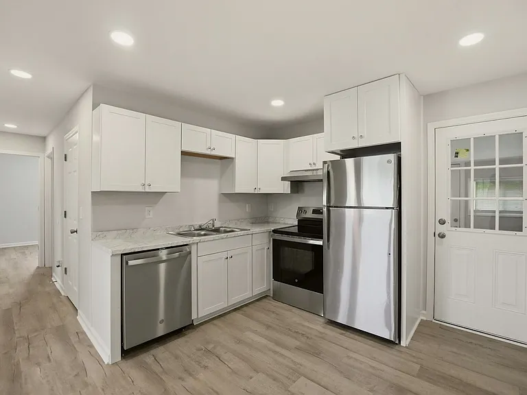 2609 Linda Ave — Photo 9