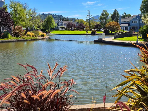 66 Mariners Circle, San Rafael, CA 94903