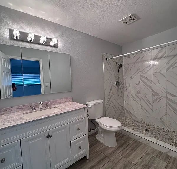 660 Greg Thatch Cir #9 — Photo 6