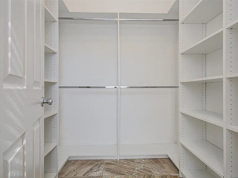 18707 Naples Ridge Ct — Photo 34