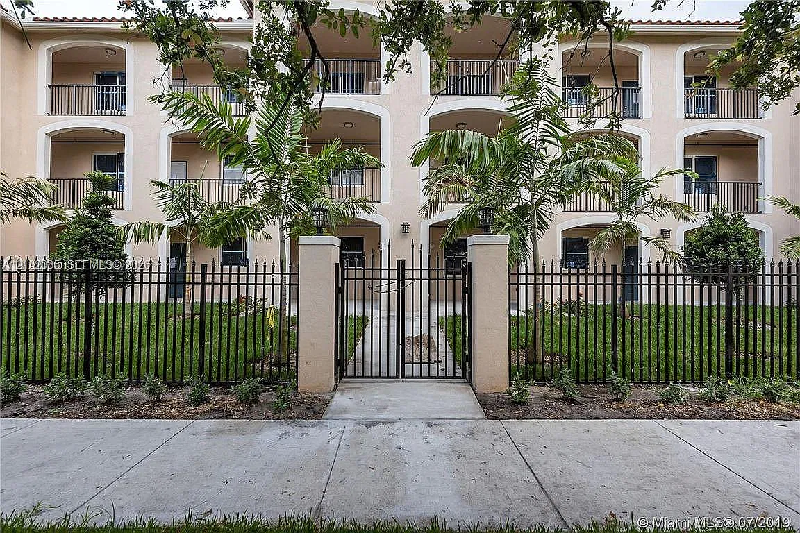 Miami Gardens Estates Sec — Photo 2