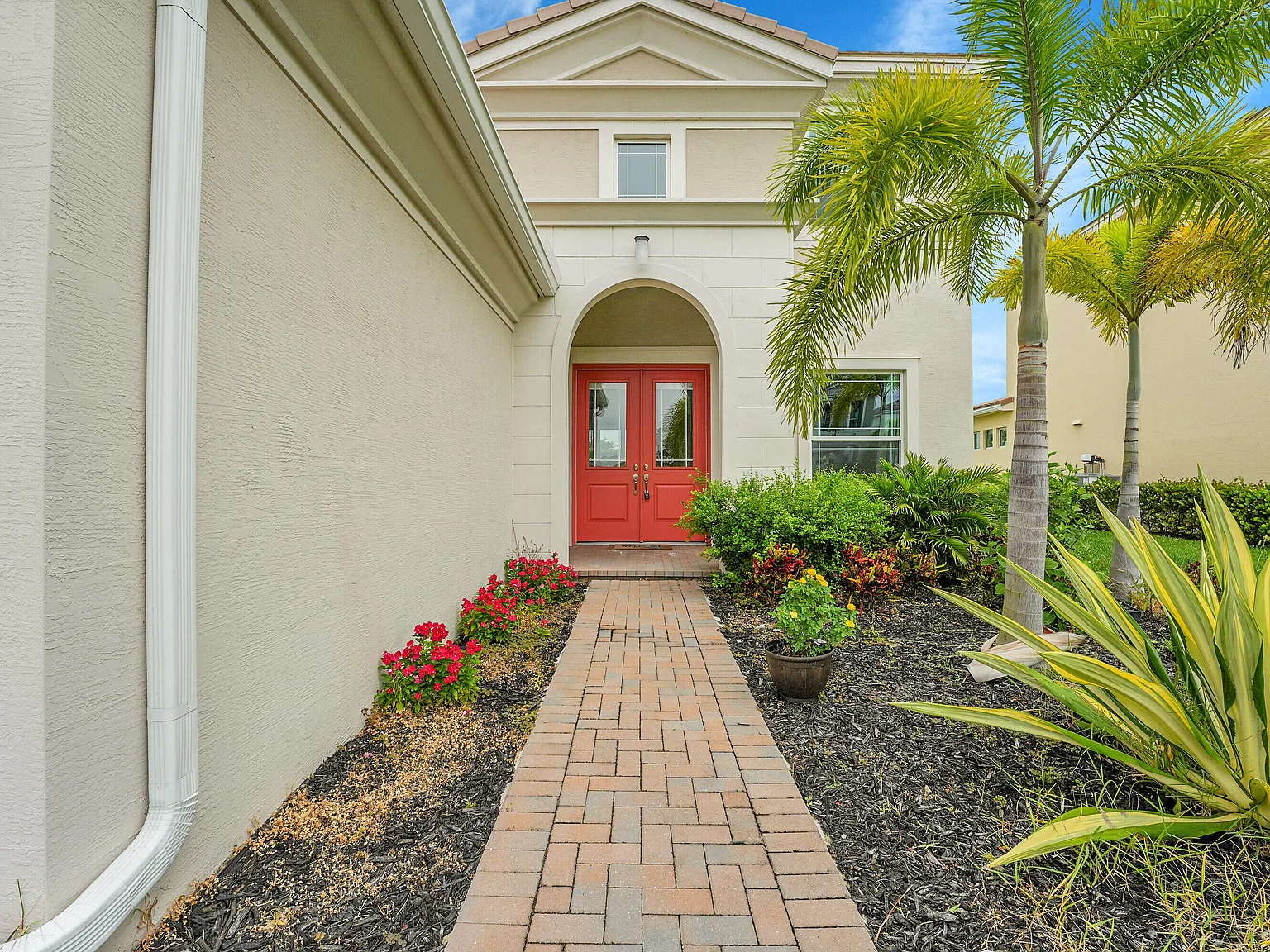 4 bed, 3.0 bath, 2165 sqft, $3,550 — Photo 3